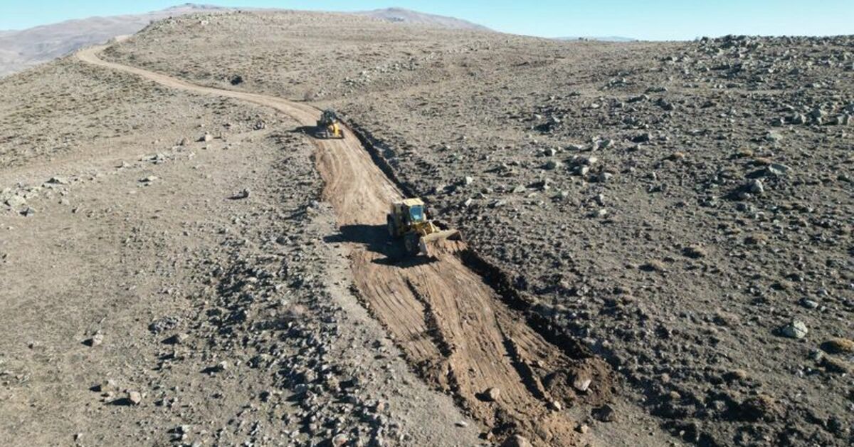 Erzurum Büyükşehir Belediyesi, ulaşımın zor olduğu tarihi tabyalara yol yaptı