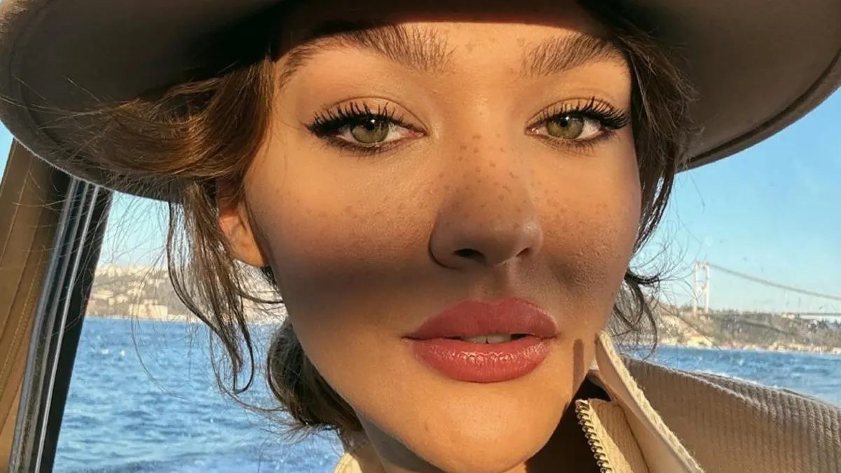 Annesi Rus güzeli çıktı! Holding’in Seması Melisa Döngel meğer güzelliğini annesinden almış…