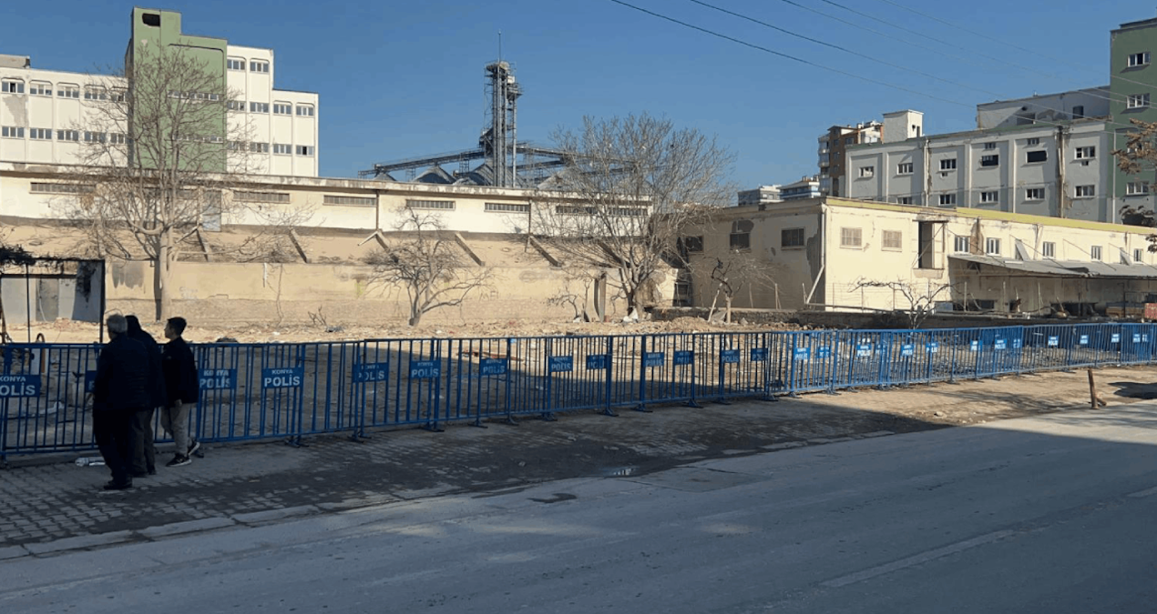 Konya’da çöken binanın enkazı kaldırıldı