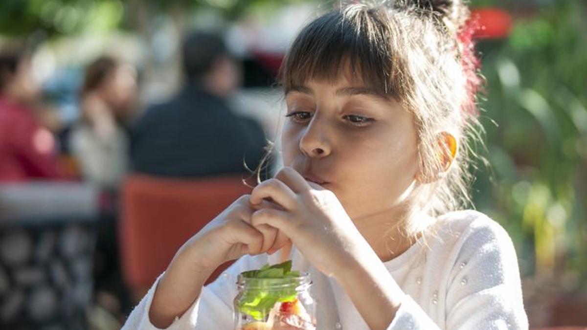 Çocuk kardiyolojisi uzmanı açıkladı! Tek bir yudumunu bile içirmeyin