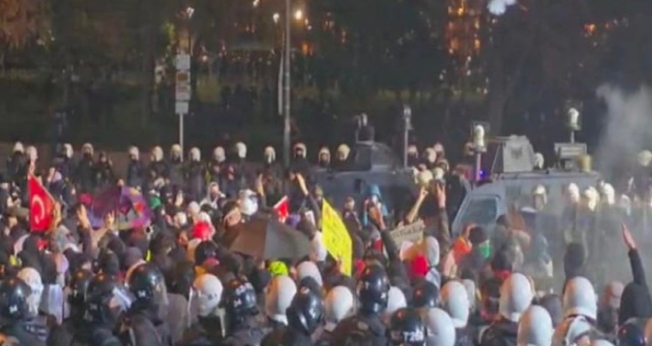 ‘Anlaşma sağlandı’ denilmişti! Özel kürsüden indi gazlı müdahale başladı