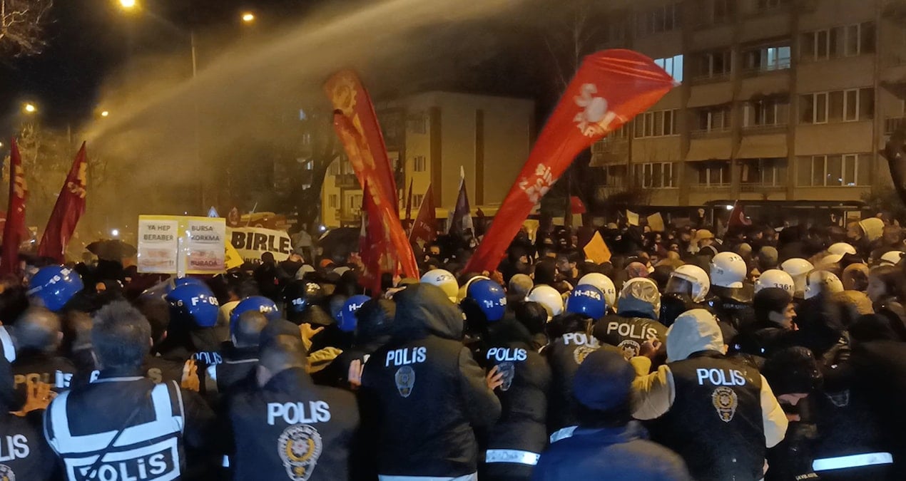 Bursa’da polisten sert müdahale: CHP İl Başkanı gözünden yaralandı, gözaltılar var