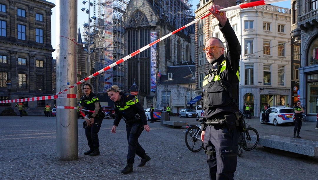 Hollanda’da bıçaklı saldırı: 4 kişi yaralandı
