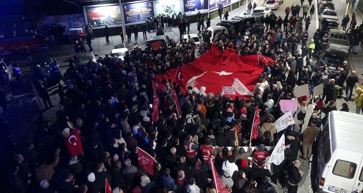 Rize’de ‘İmamoğlu’ gerginliği: 1 gözaltı