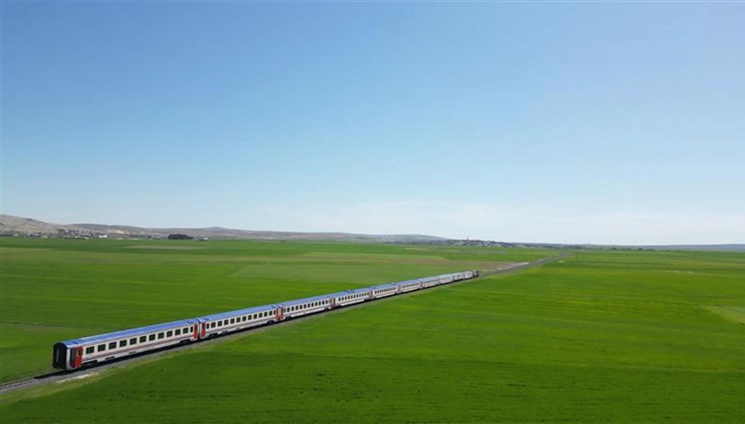 Turistik Diyarbakır Ekspresi yola çıkıyor