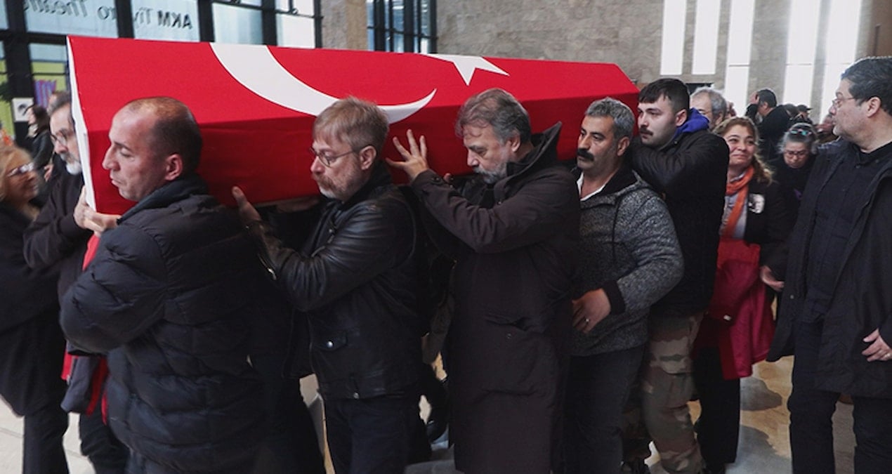 Usta oyuncu Ahmet Levendoğlu’na veda…